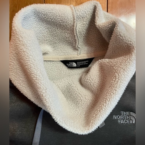 The North Face Mattea Fleece Sweatshirt Womens Small Gray Pullover Long Sleeve - Picture 5 of 8